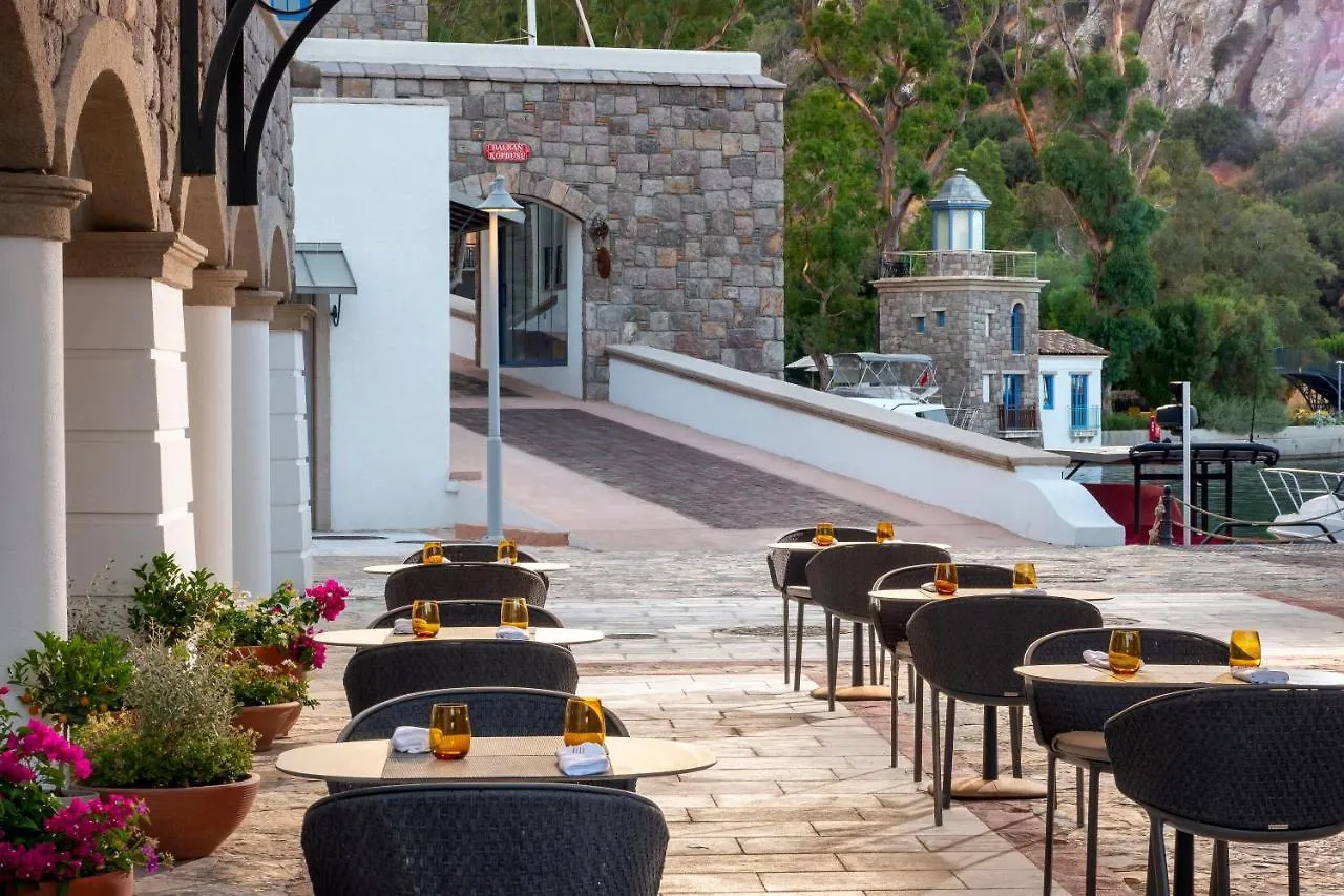 אקיארלר Radisson Collection Hotel, Bodrum מלון