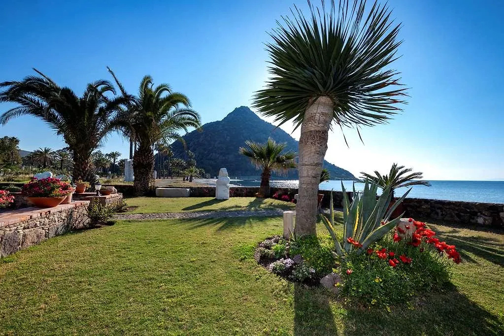 אקיארלר Radisson Collection Hotel, Bodrum 5*,